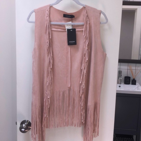 HOT PICK! 🔥 Jubylee blush fringe vest! BNWT*Size M/L comfortable versatile fit! - Picture 2 of 6
